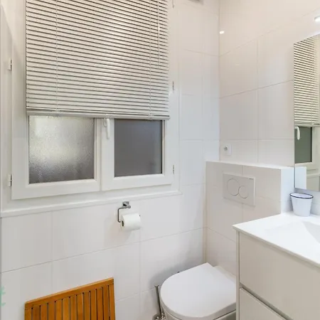 Delambre Apartment